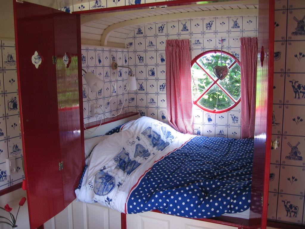 Pipowagen Camping Puur Genieten Bed & Breakfast Someren Ruang foto