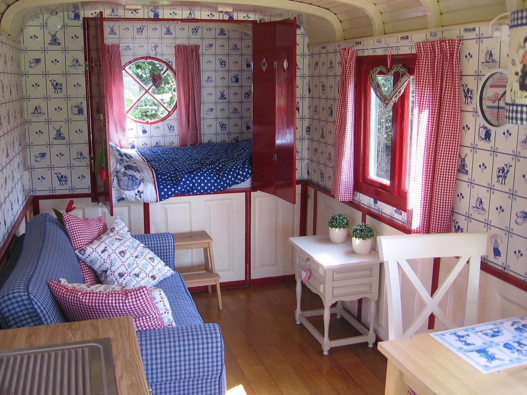 Pipowagen Camping Puur Genieten Bed & Breakfast Someren Ruang foto
