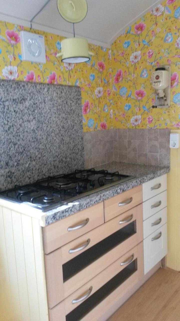 Pipowagen Camping Puur Genieten Bed & Breakfast Someren Bagian luar foto