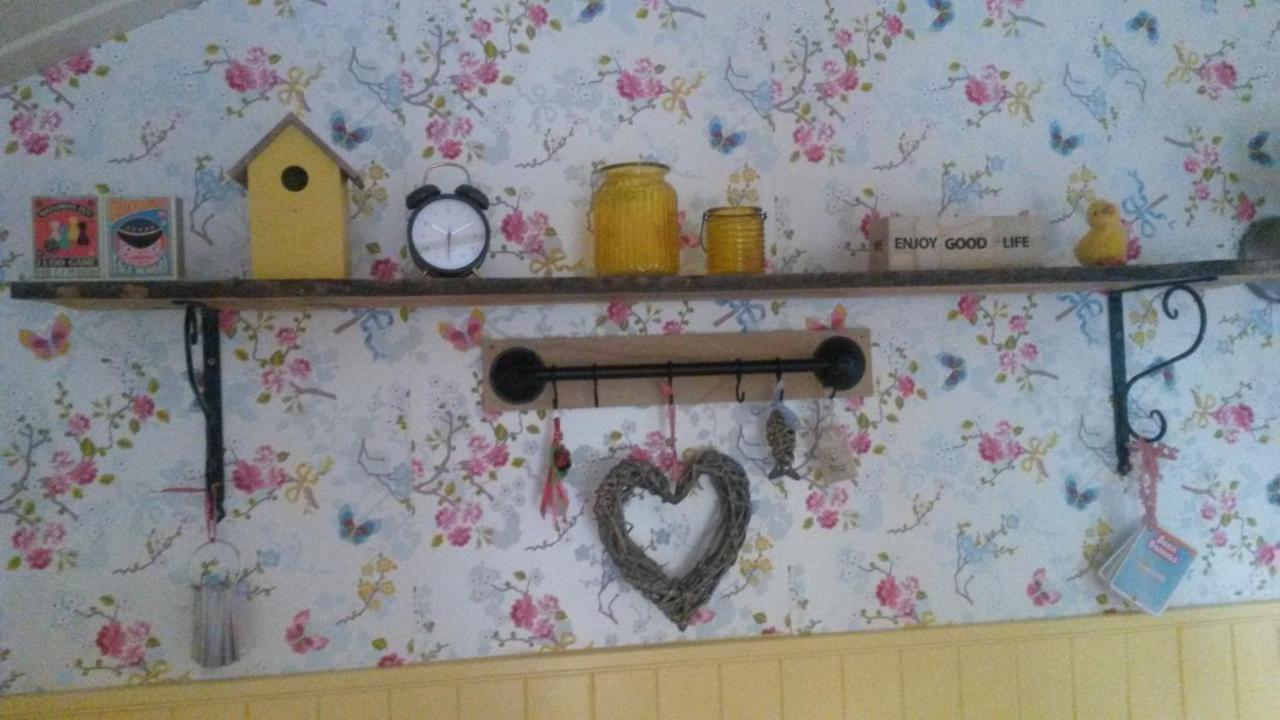 Pipowagen Camping Puur Genieten Bed & Breakfast Someren Bagian luar foto