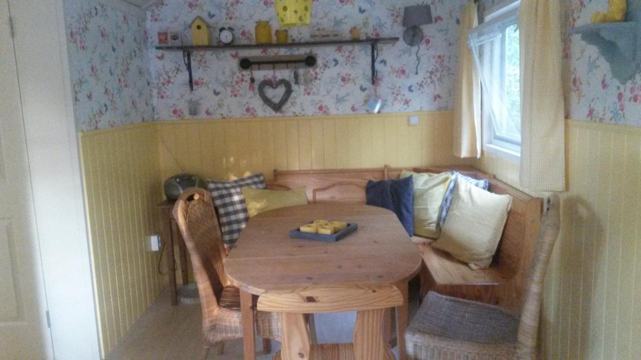 Pipowagen Camping Puur Genieten Bed & Breakfast Someren Bagian luar foto